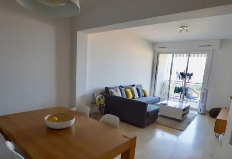1771835606358_salle à manger.jpg